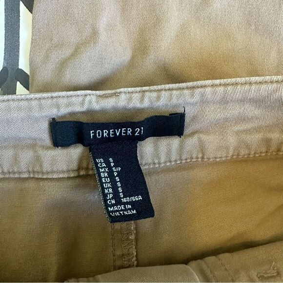 Forever 21 Size S Wide Leg High Rise Cargo Pocket Khaki Pants - Picture 4 of 4
